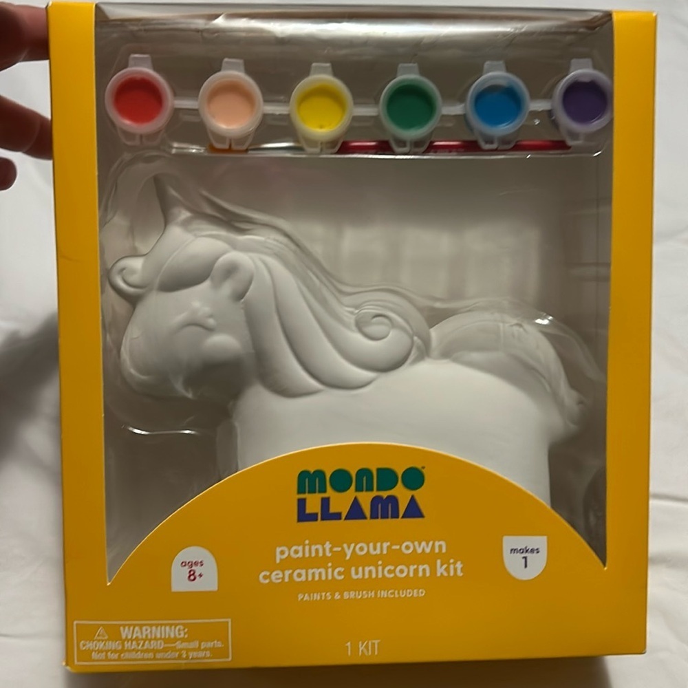 👑 Paint your own ceramic unicorn kit